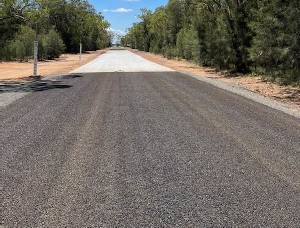 Yarrie Lake Road 1.jpg